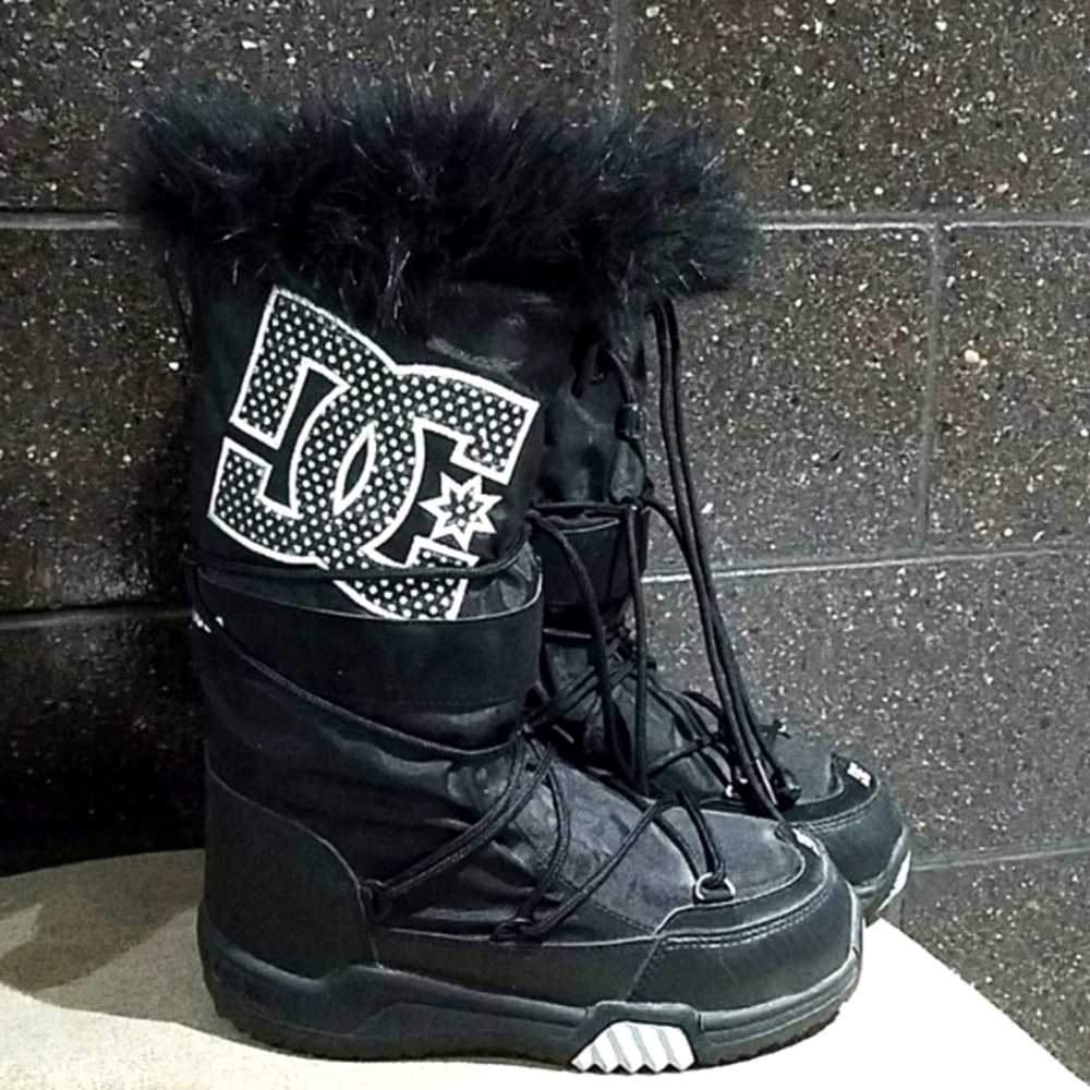 (LOOKING FOR) DC Chalet Boots
